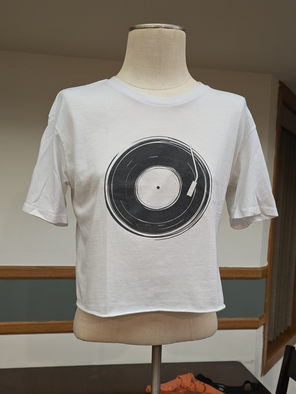 LulaRoe Soft White Vinyl Graphic Oversized Cropped Tee Womens Extra Small